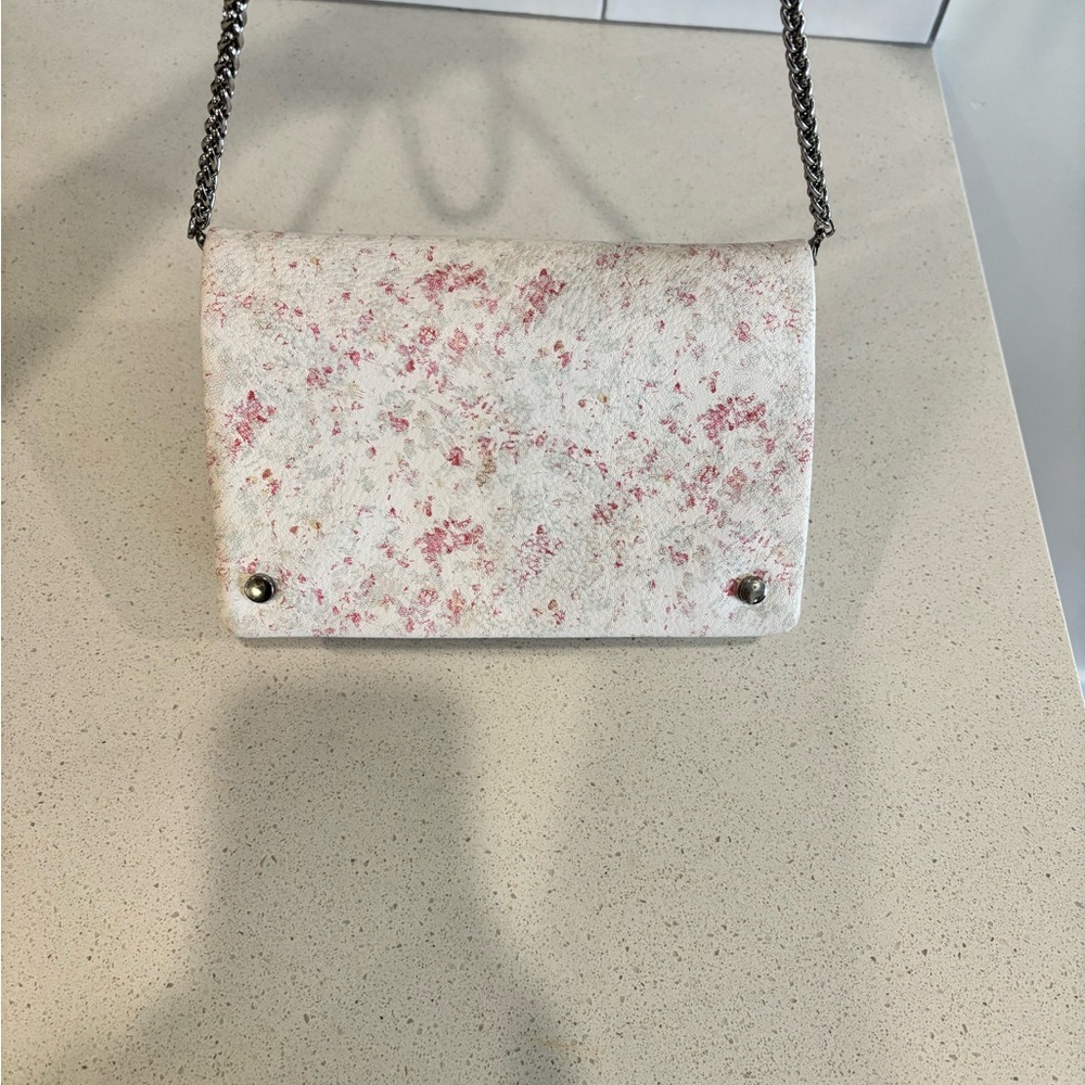NWOT BCBGeneration Clutch Purse Shoulder Bag Chain Strap White Pink Leather - Picture 2 of 11